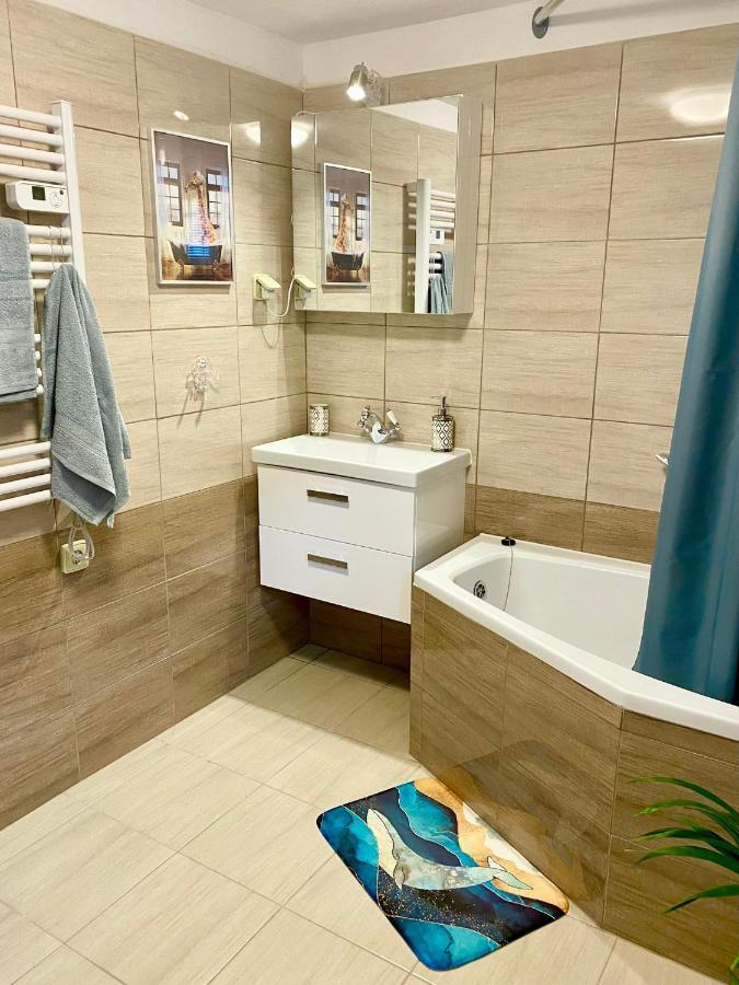 Eden Apartment *